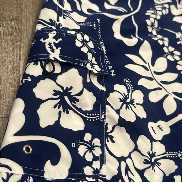 Hawaiian Print Men's Swim Trunks Board Shorts Guitar Gecko Floral Vacation Sz 38 - Picture 3 of 9
